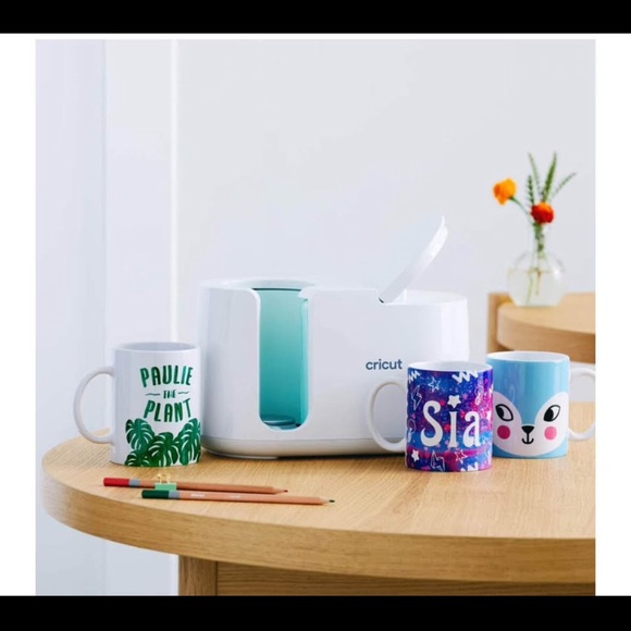 Cricut Mug Press in White and Blue - Picture 3 of 6